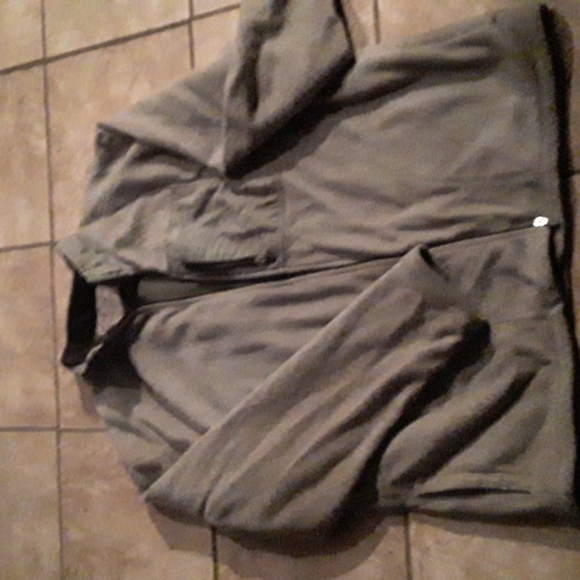 Fleece - Picture 7 of 7